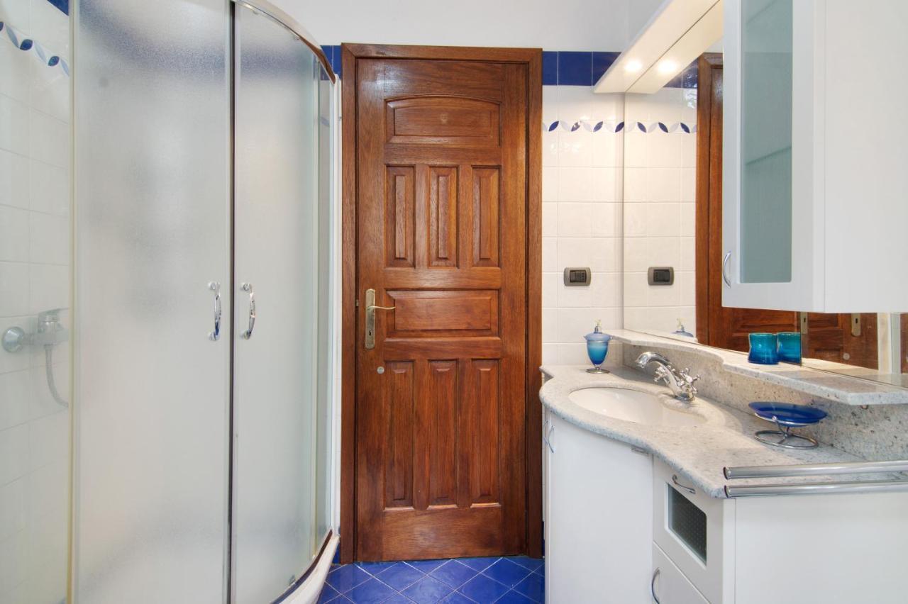 La Mansarda Di Eros E Tiziana Apartment Lanzo dʼIntelvi Exterior foto